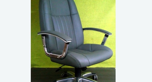 Перетяжка офисного кресла кожей. Соликамск